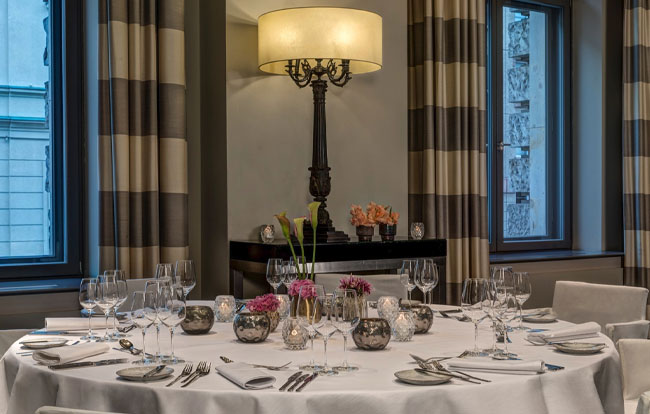 Hotel De Rome Salon