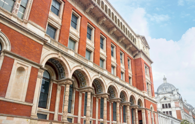 V & A (650 x 414 px)