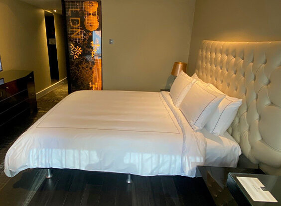 Riverbank Park Plaza Bedroom